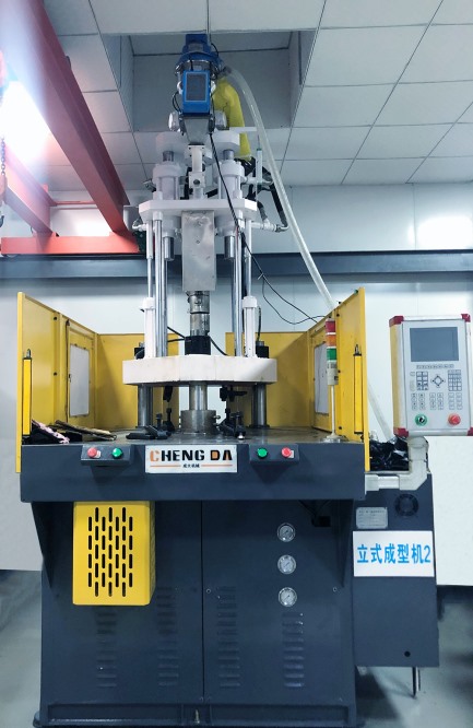 縦型成形機