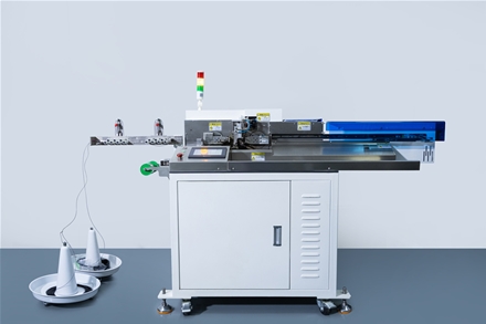 Automatic cutting machine